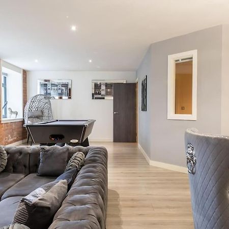 2 Bed Apartment With Pool Table 布雷得佛 外观 照片