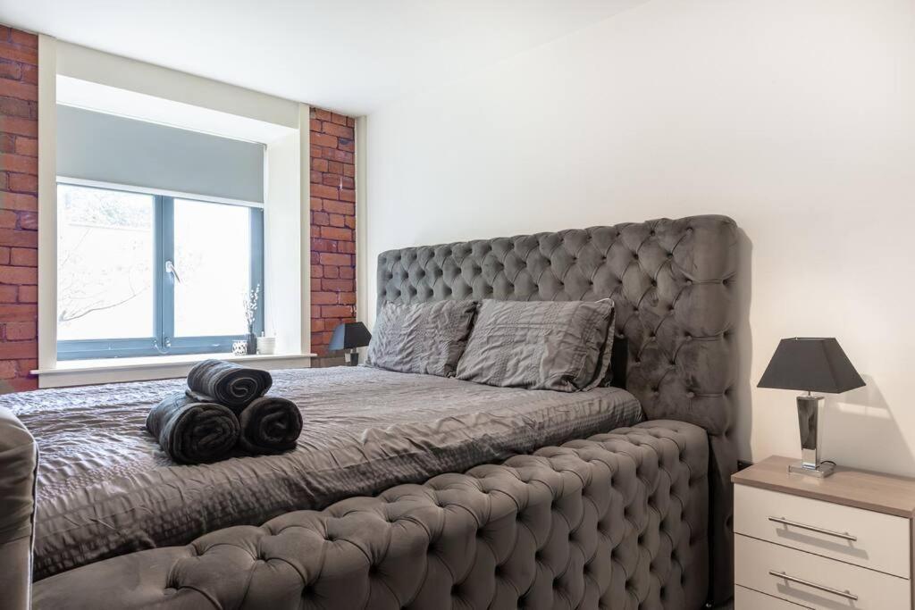 2 Bed Apartment With Pool Table 布雷得佛 外观 照片