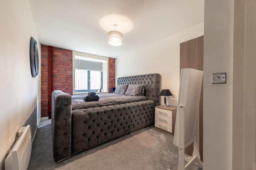 2 Bed Apartment With Pool Table 布雷得佛 外观 照片